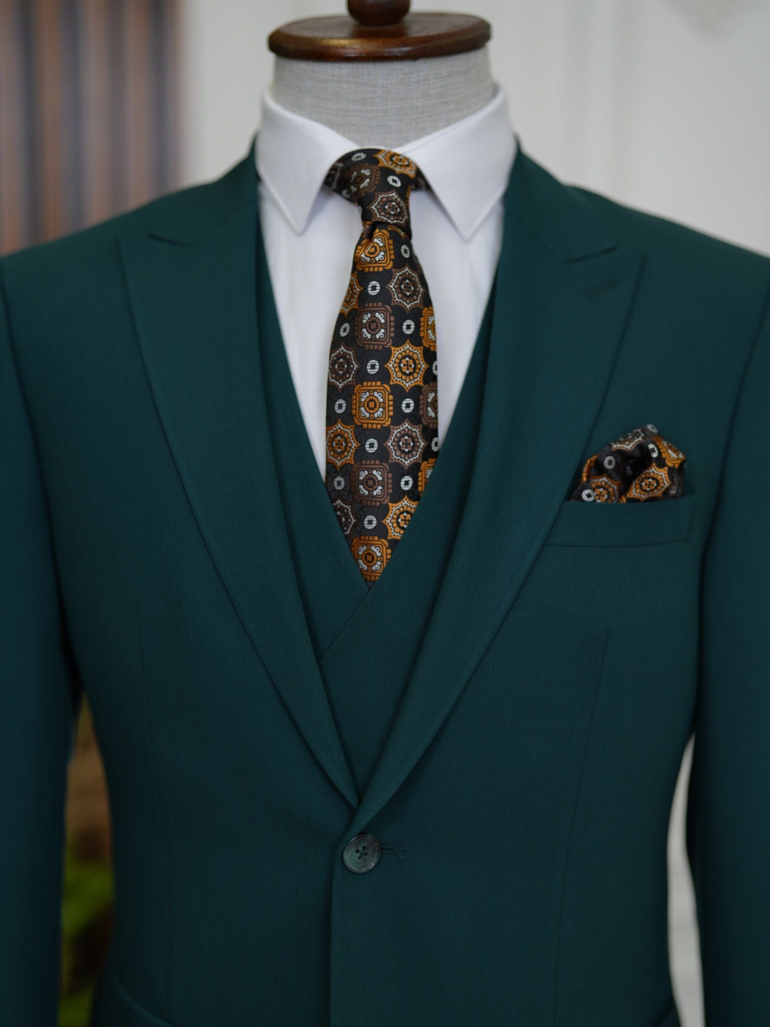 Bojoni Volterra Green  Slim Fit Suit