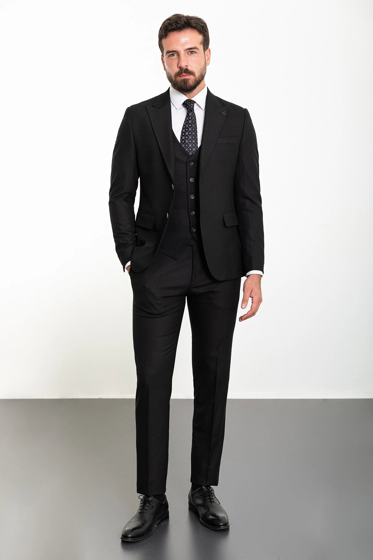 Bojoni Capena Plain Slim Fit  Black Wide Neck Wool Suit