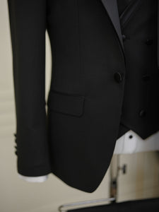 Bojoni Milford Black Velvet Collar  Slim Fit Tuxedo Suit