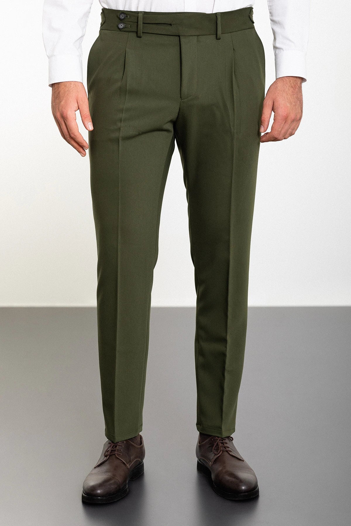 Bojoni Omaha Straight Slim Fit Pleated Belt Detailed Buckle Khaki Trousers