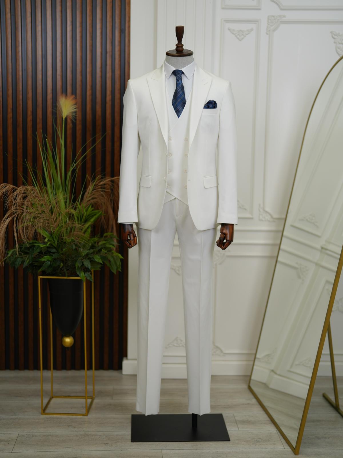 Bojoni Volterra White  Slim Fit Suit