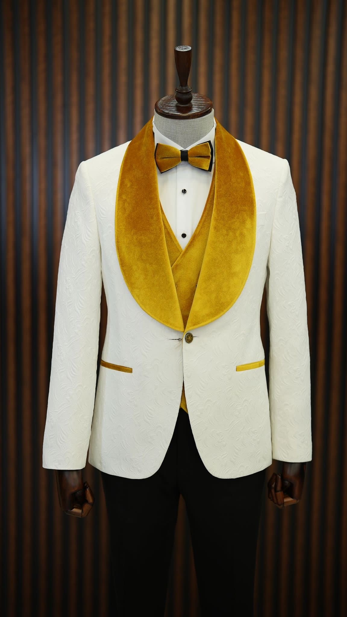 Bojoni Paruri Yellow Slim Fit Velvet Shawl Lapel Wool Tuxedo