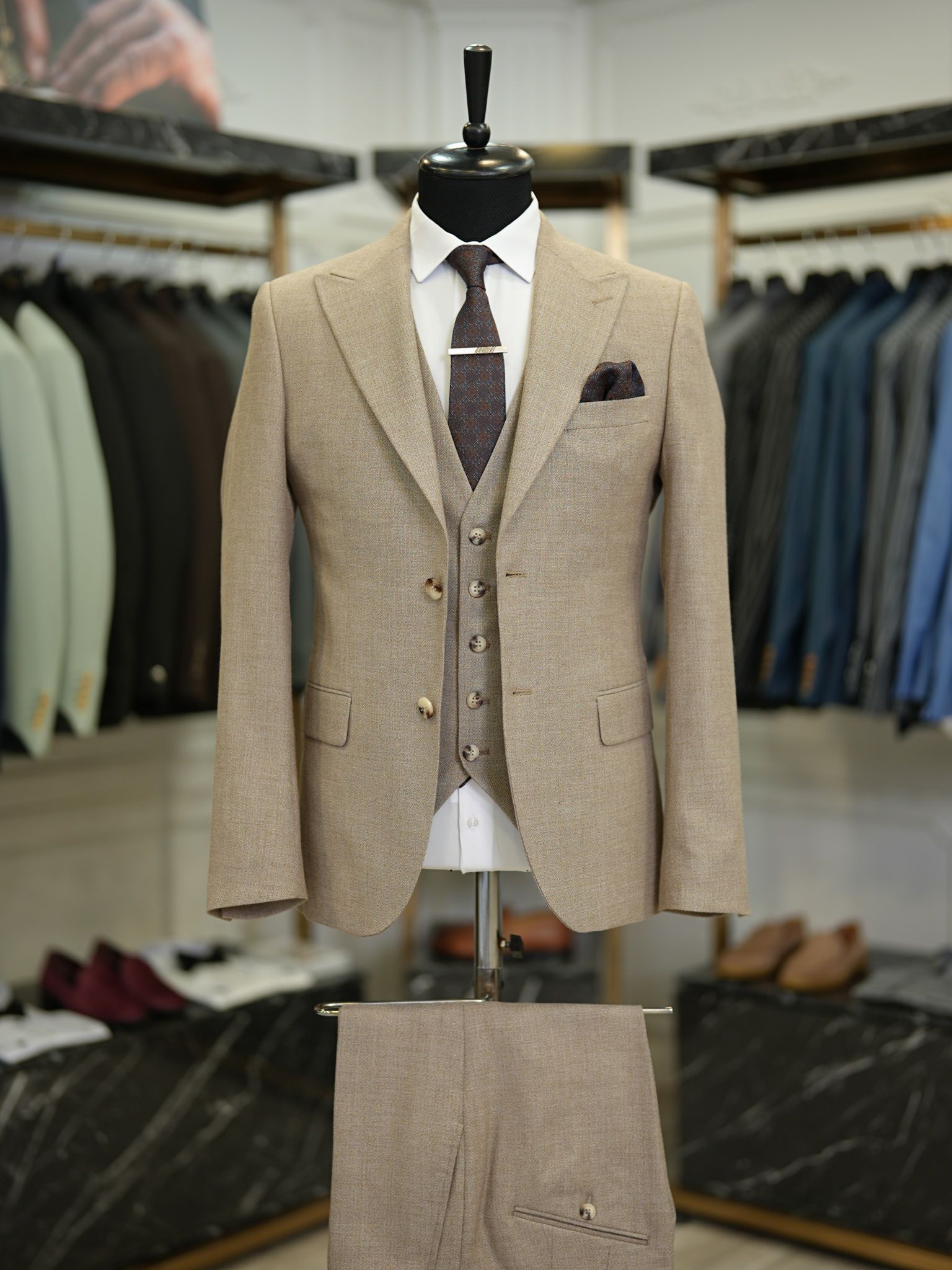 Bojoni Maison Coffee  Slim Fit Suit