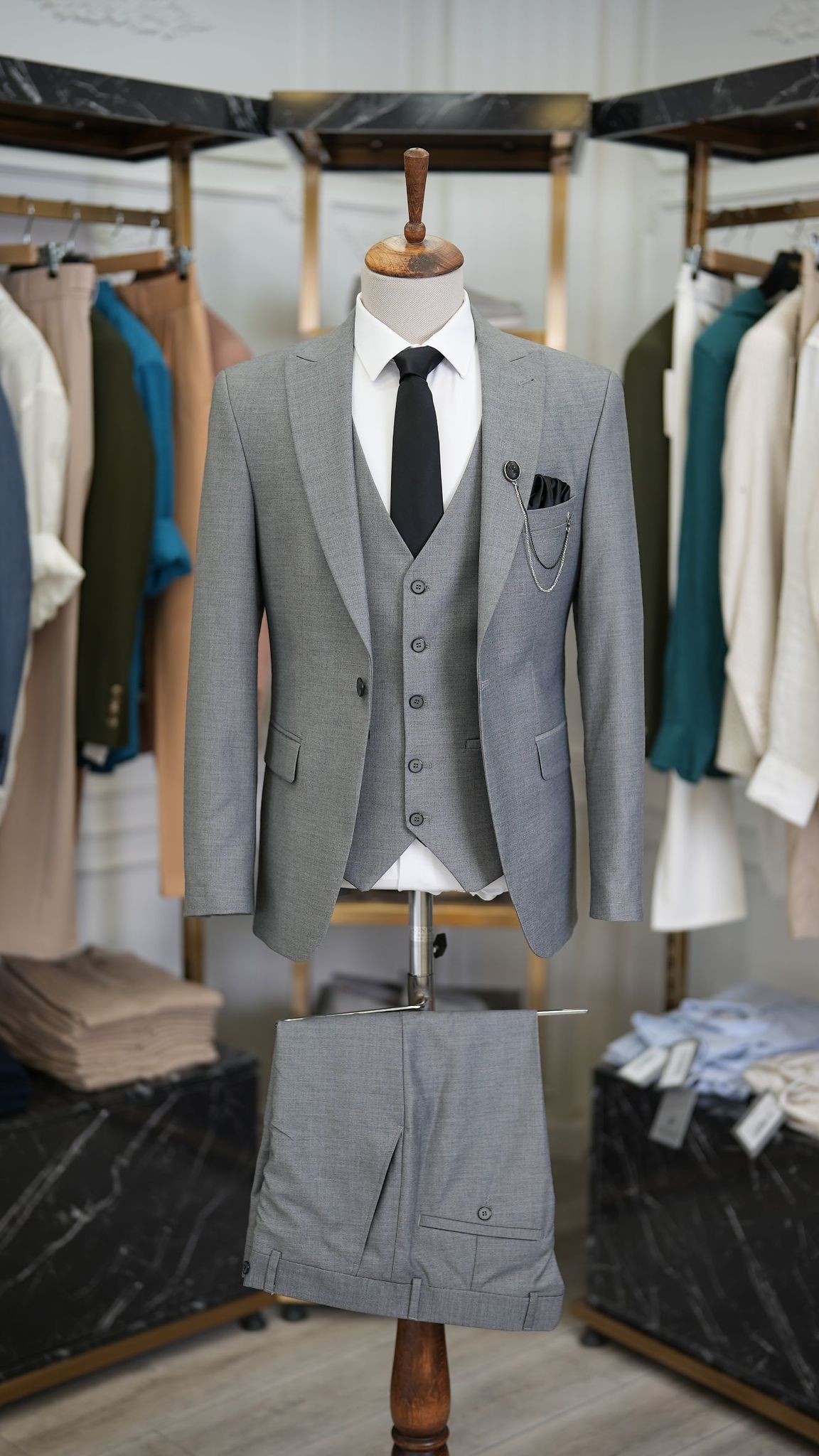 Bojoni Burnley Gray Slim Fit Suit