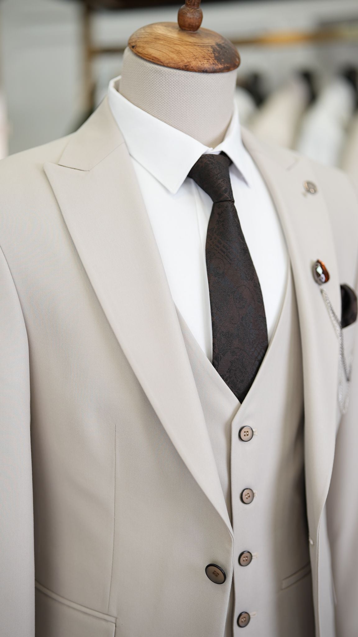 Bojoni Burnley Cream  Slim Fit Suit