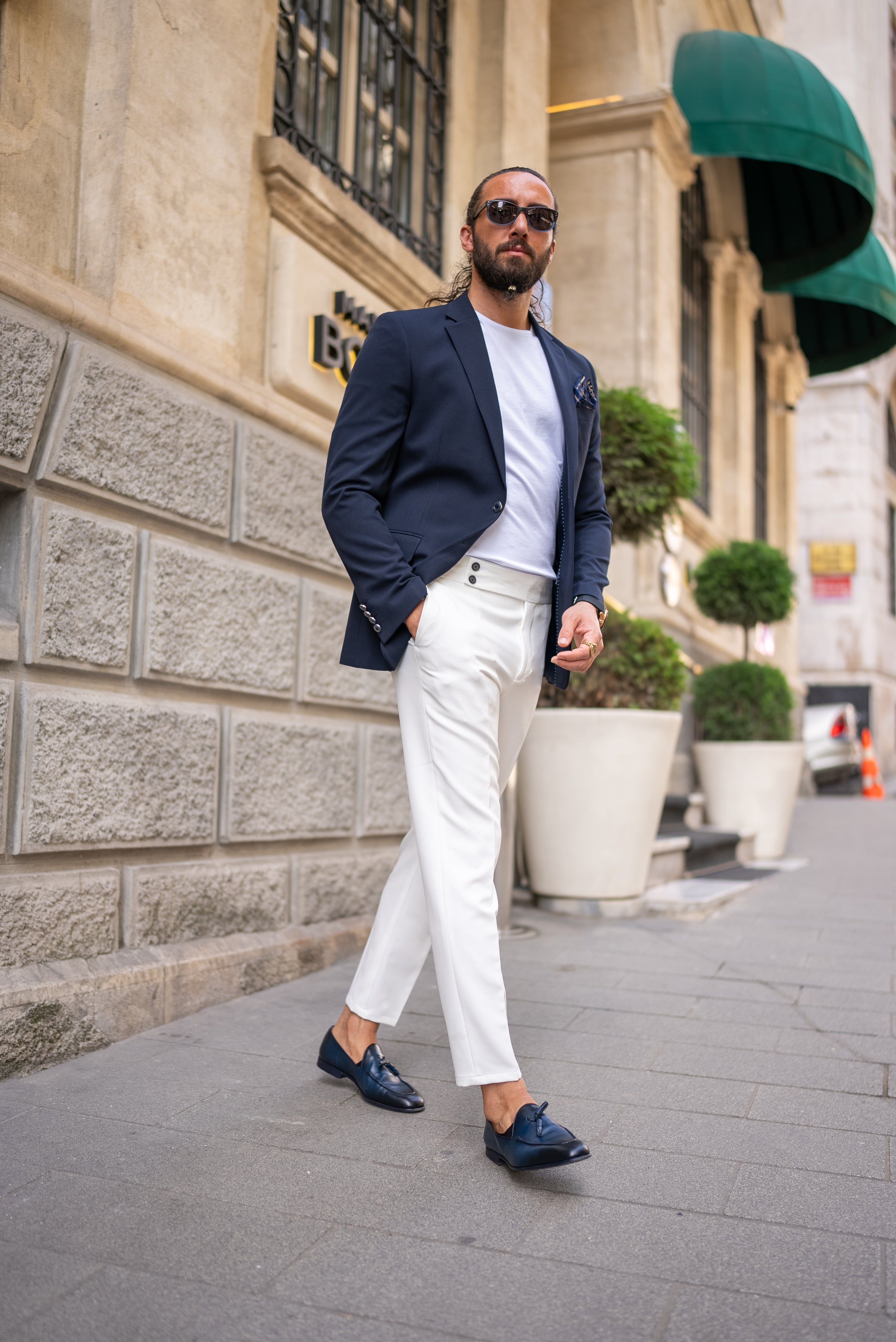 Bojoni Leclerc Navy Blue Slim Fit Notch Lapel Blazer