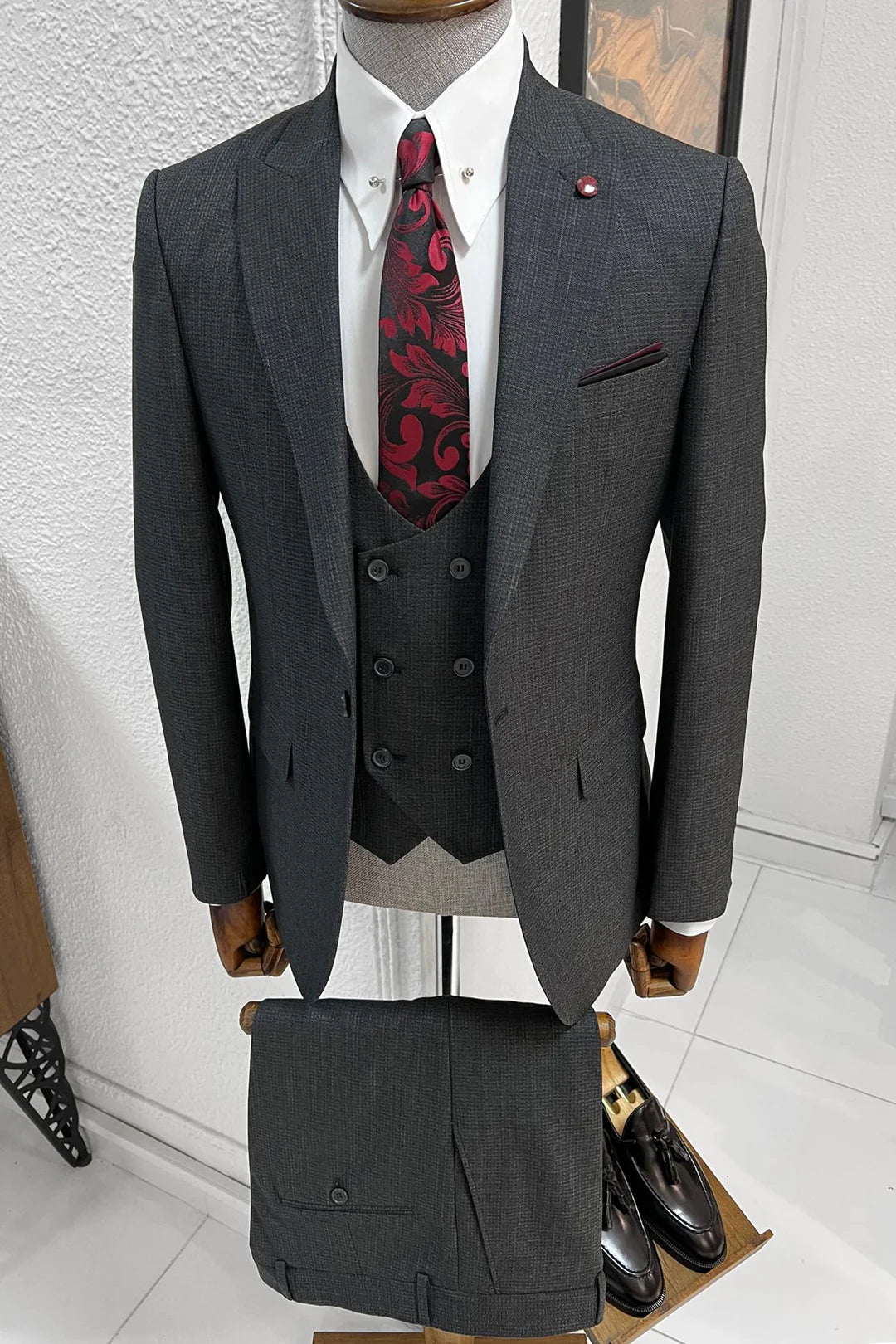 Bojoni Ravenna Slim Fit High Quality Anthracite Woolen Suit