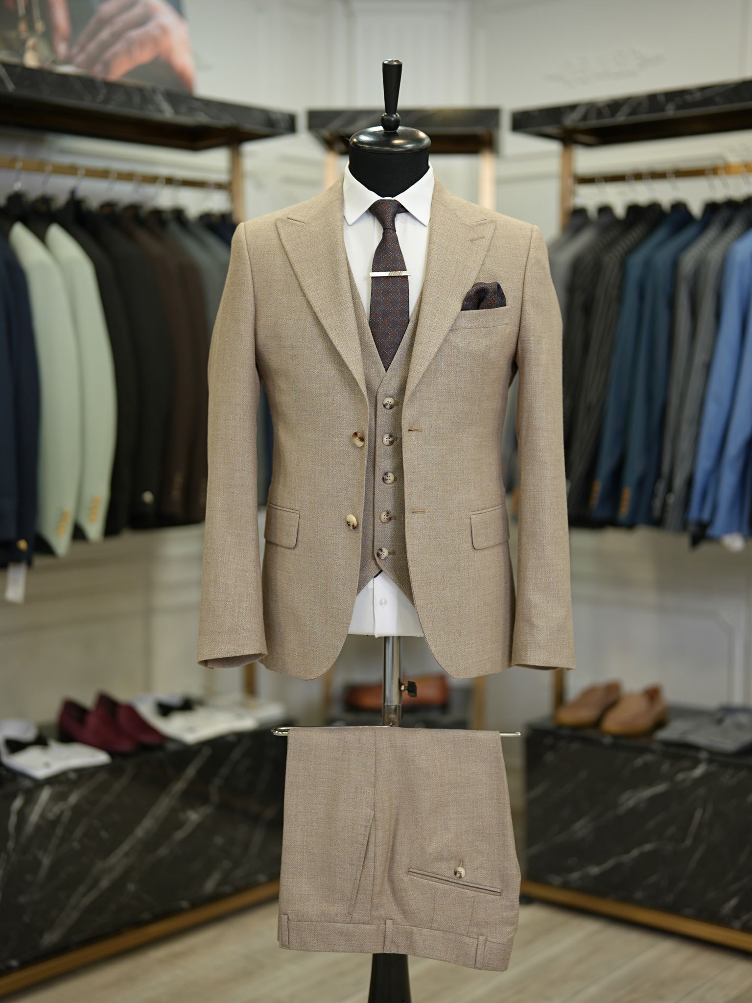 Bojoni Maison Coffee  Slim Fit Suit