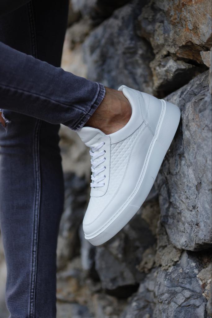 Bojoni Uluwatu  Square Detailed White Sneakers