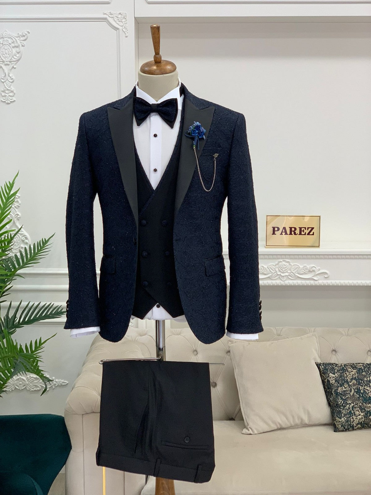 Partoni Diamond Navy Blue Slim Fit Tuxedo