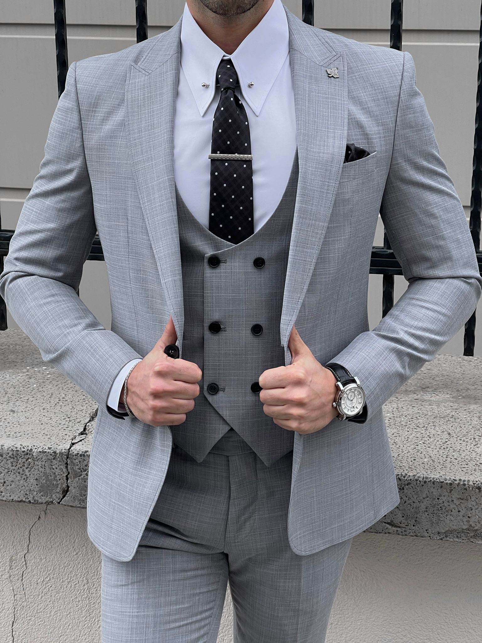 Louis Slim Fit Self Patterned Gray Suit