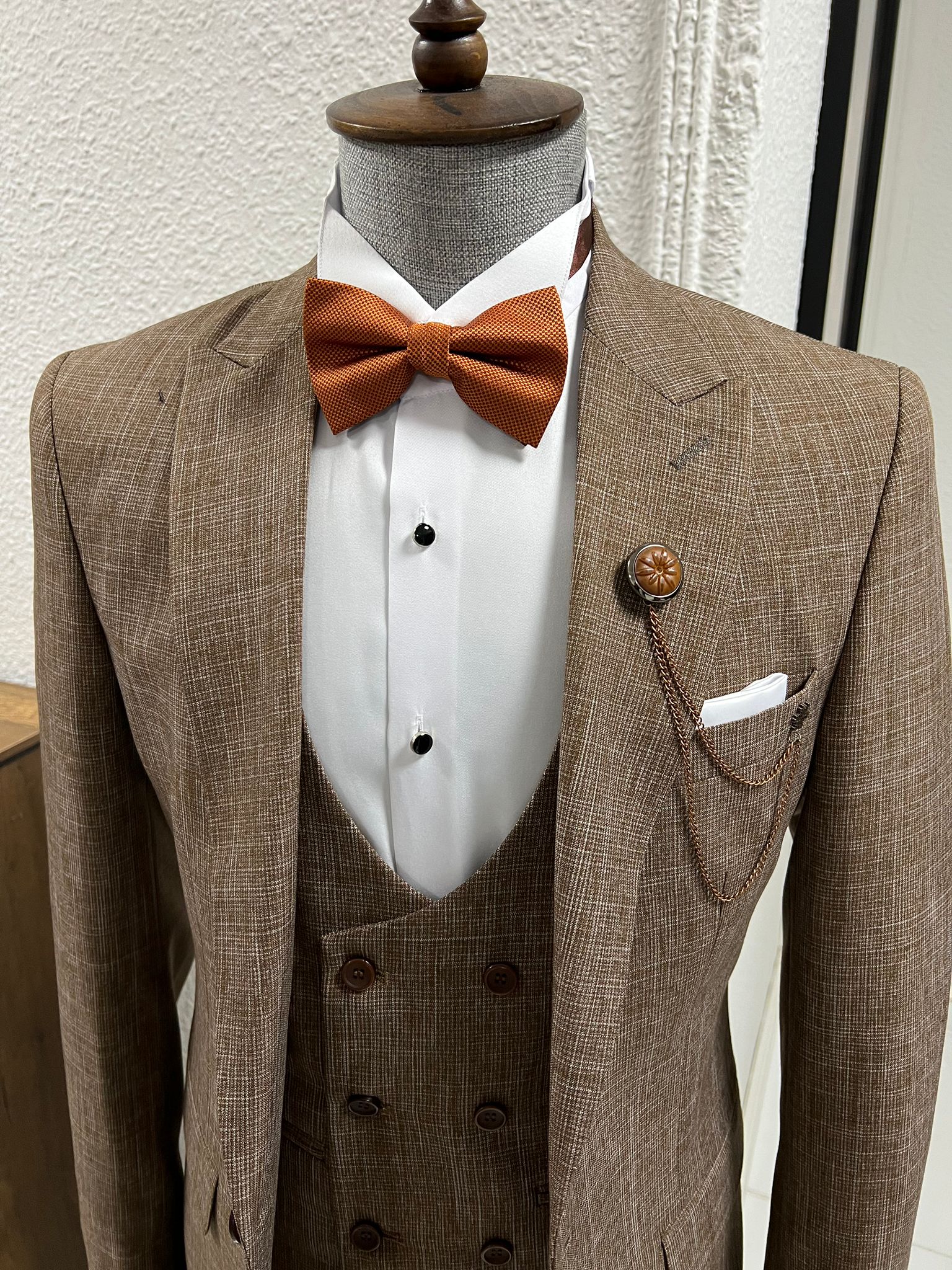 Louis Slim Fit High Quality Pointed Collared Brown Woolen Suit