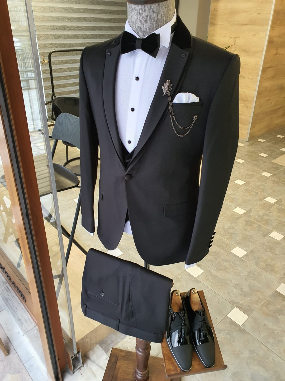 Lori Black Slim Fit Notch Lapel Tuxedo-baagr.myshopify.com-suit-BOJONI