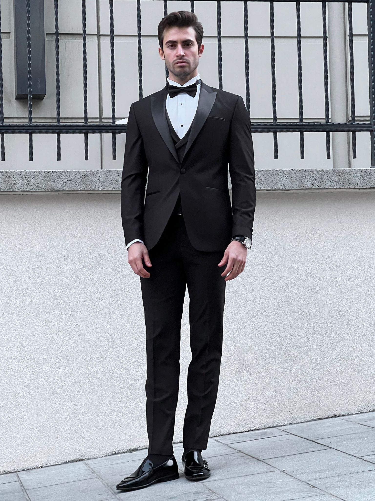 Louis Slim Fit High Quality Pointed Collared Black Party Tuxedo