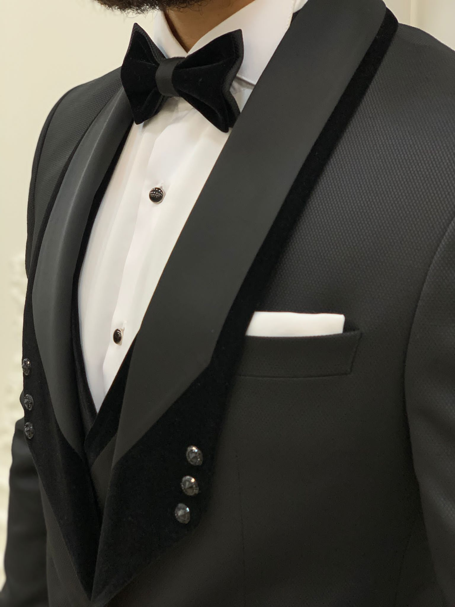 Rocca  Black Slim Fit Velvet Peak Lapel Tuxedo-baagr.myshopify.com-1-BOJONI